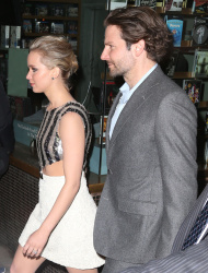 Jennifer Lawrence и Bradley Cooper - Attends a screening of 'Serena' hosted by Magnolia Pictures and The Cinema Society with Dior Beauty, Нью-Йорк, 21 марта 2015 (449xHQ) 08bX6NMT