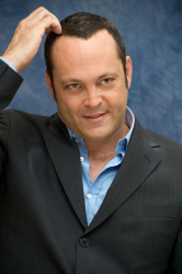 Vince Vaughn - Couples Retreat press conference portraits by Vera Anderson (Los Angeles, September 23, 2009) - 4xHQ 0NucykcW