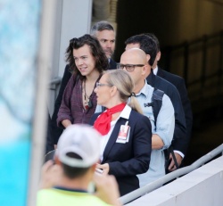 Harry Styles - Arriving into Sydney Airport in Sydney, Australia - February 5, 2015 - 13xHQ 0lNDIngS
