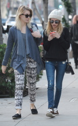 Emma Roberts - Out and about in Beverly Hills, 12 января 2015 (23xHQ) 0rPSn0IT