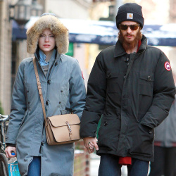 Emma Stone - Out and about in NYC, 7 января 2015 (14xHQ) 12RomVe7