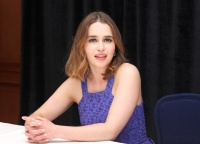 Эмилия Кларк (Emilia Clarke) 'Me Before You' Press Conference at the Ritz Carlton Hotel in New York City (May 21, 2016) - 57xНQ 2Y8SRT3v