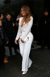 Khloe Kardashian - going to the 'Kardashian Beauty' Launch in New York City, February 10, 2015 (17xHQ) 2x1wKKNN