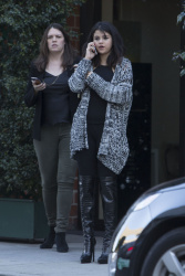 Selena Gomez - Leaving Mr Chow Restaurant in Beverly Hills, 15 января 2015 (11xHQ) 3HfrMXkm