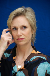 Jane Lynch - Glee press conference portraits by Vera Anderson (Beverly Hills, October 5, 2011) - 5xHQ 3VuJc2TX