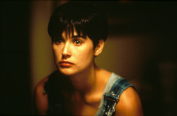 Demi Moore - Patrick Swayze, Whoopi Goldberg, Demi Moore - постеры и промо стиль к фильму "Ghost (Привидение)", 1990 (30хHQ) 3nESVIZ1