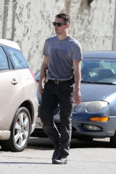 Taylor Kitsch - On set of 'True Detective' - February 10, 2015 - 14xHQ 5P7hNZ1O