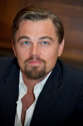 Leonardo DiCaprio - The Great Gatsby press conference portraits by Vera Anderson (New York, April 26, 2013) - 11xHQ 5dZPKEXt
