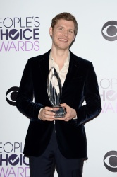 Joseph Morgan, Persia White - 40th People's Choice Awards held at Nokia Theatre L.A. Live in Los Angeles (January 8, 2014) - 114xHQ 5z6vkmMk