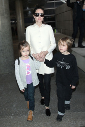 Angelina Jolie - LAX Airport - February 11, 2015 (185xHQ) 6PDbuTxb