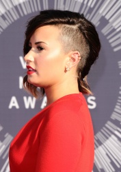 Demi Lovato - At the MTV Video Music Awards, August 24, 2014 - 112xHQ 6QuykhpA