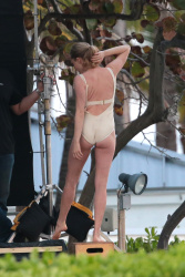 Amanda Seyfried - On the set of a photoshoot in Miami - February 14, 2015 (111xHQ) 6qLXFWkL