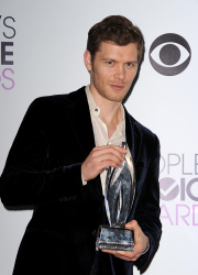 Persia White - Joseph Morgan, Persia White - 40th People's Choice Awards held at Nokia Theatre L.A. Live in Los Angeles (January 8, 2014) - 114xHQ 6uG4Wrie
