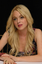 Lindsay Lohan - Поиск 6xc9DTEq