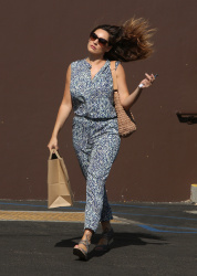 Kelly Brook - Out and about in LA - February 15, 2015 (27xHQ) 70xGhSmN