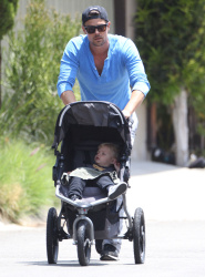 Josh Duhamel - Josh Duhamel - Out and about in Brentwood - May 9, 2015 - 22xHQ 88ennvzS