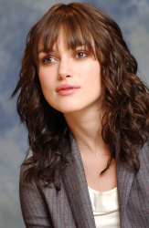 Keira Knightley - King Arthur press conference portraits by Vera Anderson (Hollywood, June 25, 2004) - 5xHQ A0dKKQFl
