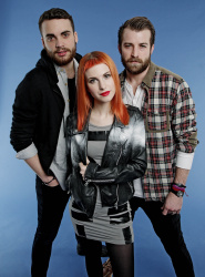 Paramore (Hayley Williams,  Jeremy Davis, Taylor York) - Chris McAndrew Photoshoot for The Guardian (February, 2013) - 35xHQ A3Lca54R