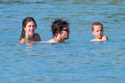 Mark Wahlberg - and his family seen enjoying a holiday in Barbados (December 26, 2014) - 165xHQ AYT3PwOx