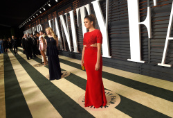 Nina Dobrev - 2015 Vanity Fair Oscar Party in Beverly Hills (2015.02.22) - 84xHQ AsX2cNXp