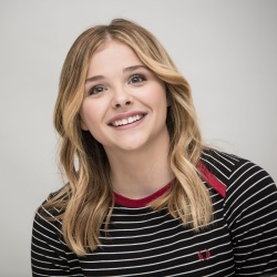 Chloe Moretz - "Carrie" press conference portraits by Armando Gallo (Hollywood, October 6, 2013) - 28xHQ CDX02oYq