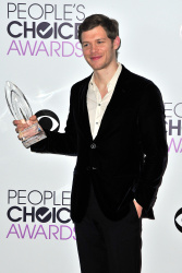 Joseph Morgan, Persia White - 40th People's Choice Awards held at Nokia Theatre L.A. Live in Los Angeles (January 8, 2014) - 114xHQ EEXdWzJl