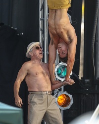 Zac Efron & Robert De Niro - On the set of Dirty Grandpa in Tybee Island,Giorgia 2015.04.30 - 140xHQ El11wsxr