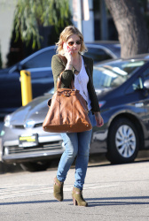 Sarah Michelle Gellar - Out and about in LA, 21 ноября 2014 (43xHQ) FqAs0PVH