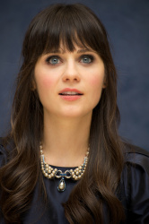 Zooey Deschanel - Yes Man press conference portraits by Vera Anderson (Beverly Hills, December 4, 2008) - 23xHQ G6XqE0ig