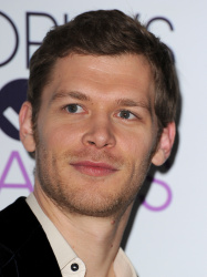 Joseph Morgan, Persia White - 40th People's Choice Awards held at Nokia Theatre L.A. Live in Los Angeles (January 8, 2014) - 114xHQ GQsdyBUP