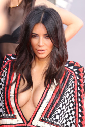 Kim Kardashian - 2014 MTV Video Music Awards in Los Angeles, August 24, 2014 - 90xHQ IdMRLY5l