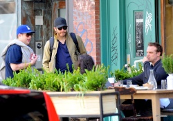 Jake Gyllenhaal & Jonah Hill & America Ferrera - Out And About In NYC 2013.04.30 - 37xHQ Ihx4bcEj