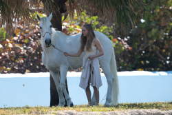 Amanda Seyfried - On the set of a photoshoot in Miami - February 14, 2015 (111xHQ) JC8HriYa