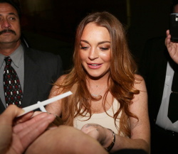 Lindsay Lohan - arriving to 'Jimmy Kimmel Live!' in Hollywood, February 3, 2015 - 39xHQ KcSQ1cgd