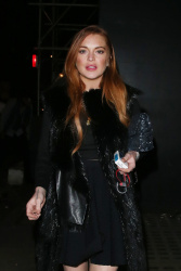 Lindsay Lohan - Lindsay Lohan - Out and about in London - February 17, 2015 (21xHQ) KnuHWGCi
