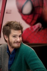 Andrew Garfield - The Amazing Spider-Man 2 press conference portraits by Vera Anderson (Los Angeles, November 17, 2013) - 8xHQ L329RNvY