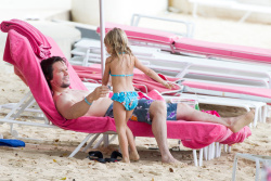 Mark Wahlberg - and his family seen enjoying a holiday in Barbados (December 26, 2014) - 165xHQ LTEzH2zt