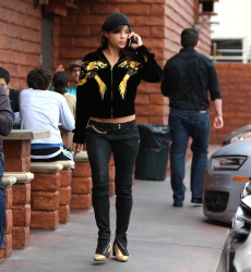 Michelle Rodriguez - Out and about in Beverly Hills - February 7, 2015 (27xHQ) LZNtG8fu