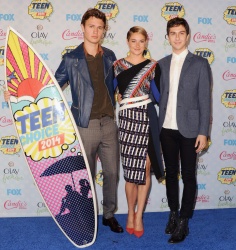 Shailene Woodley - 2014 Teen Choice Awards, Los Angeles August 10, 2014 - 363xHQ LcE1rqYD