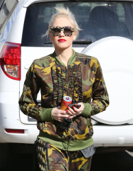 Gwen Stefani - Out and about in LA, 19 января 2015 (24xHQ) MhjhuGVw