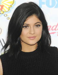 Kendall & Kylie Jenner - At the FOX's 2014 Teen Choice Awards, August 10, 2014 - 115xHQ NvrGGG3E