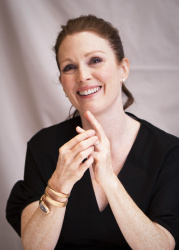 Julianne Moore - "Crazy, Stupid, Love" press conference portraits by Armando Gallo (New York, July 20, 2011) - 17xHQ OpLGZJD7