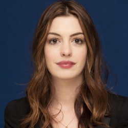 Anne Hathaway - "Love And Other Drugs" press conference portraits by Armando Gallo (Los Angeles, November 6, 2010) - 8xHQ QVE3OY00