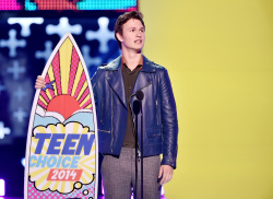 Ansel Elgort - FOX's 2014 Teen Choice Awards in Los Angeles (2014.08.10) - 8xHQ SQ1HMfvC