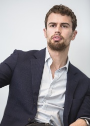 Theo James - Theo James - "Insurgent" press conference portraits by Armando Gallo (Beverly Hills, March 6, 2015) - 23xHQ SVtl80xR