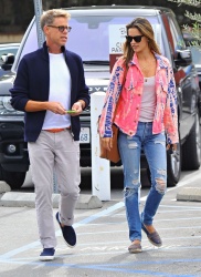 Alessandra Ambrosio - Out and about in Brentwood, 28 января 2015 (17xHQ) T7a7BLvC