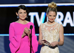 Jennifer Morrison - Jennifer Morrison & Ginnifer Goodwin - 38th People's Choice Awards held at Nokia Theatre in Los Angeles (January 11, 2012) - 244xHQ TLeFKowZ
