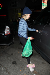 Emma Roberts - Leaving Bellacures nail salon in LA, 19 января 2015 (17xHQ) Y194Fn7Y