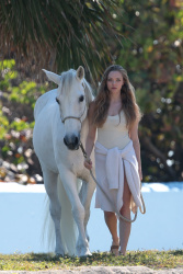 Amanda Seyfried - On the set of a photoshoot in Miami - February 14, 2015 (111xHQ) YpuFCrle
