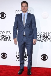 Stephen Amell - 40th People's Choice Awards held at Nokia Theatre L.A. Live in Los Angeles (January 8, 2014) - 14xHQ ZMToG831